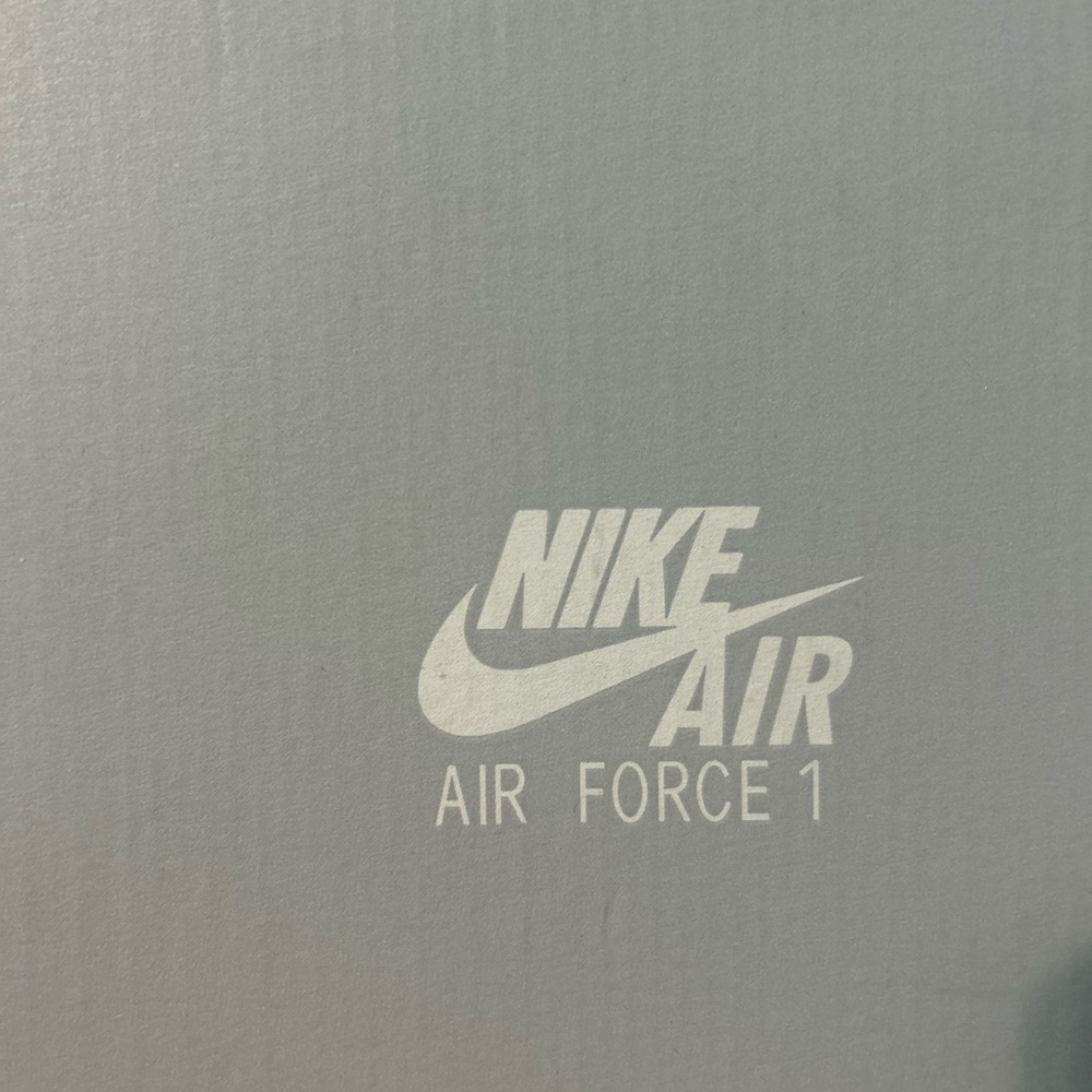 Nike White Air Force one Sneakers sz:7 - Picture 3 of 7
